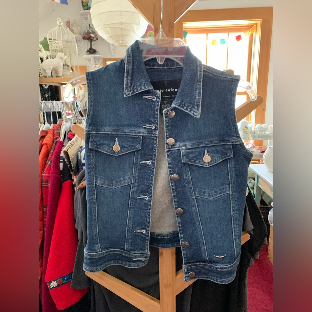 1990s 2000s sleeveless denim vest